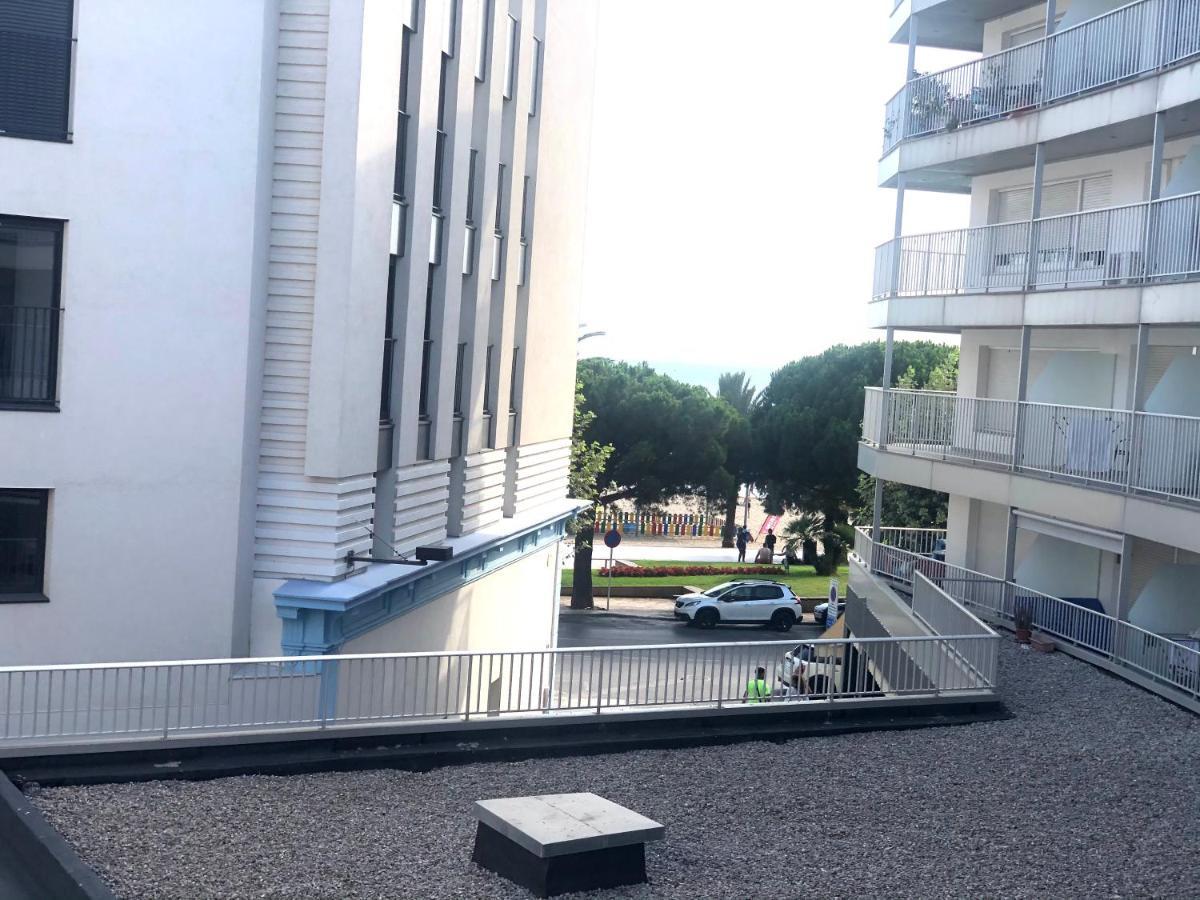 Palmeras - Apartamento En El Centro De Roses - Cerca De La Playa - Terraza - Wifi 외부 사진